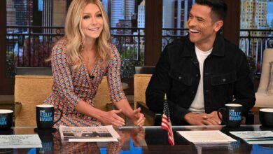 Photo of Kelly Ripa’s Revealing Encounter: Naked Meeting with Housekeeper Thanks to Husband Mark Consuelos