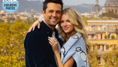 Photo of Stephen Colletti’s Romantic Holiday Proposal: How He Used a ‘Christmas Card Photo’ to Pop the Question to Alex Weaver