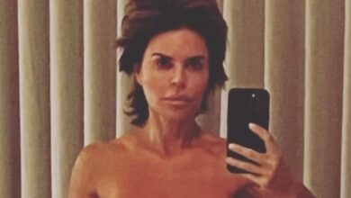 Photo of Lisa Rinna Rings in 2022 with Sultry Nude Selfie – See the Stunning Photo!